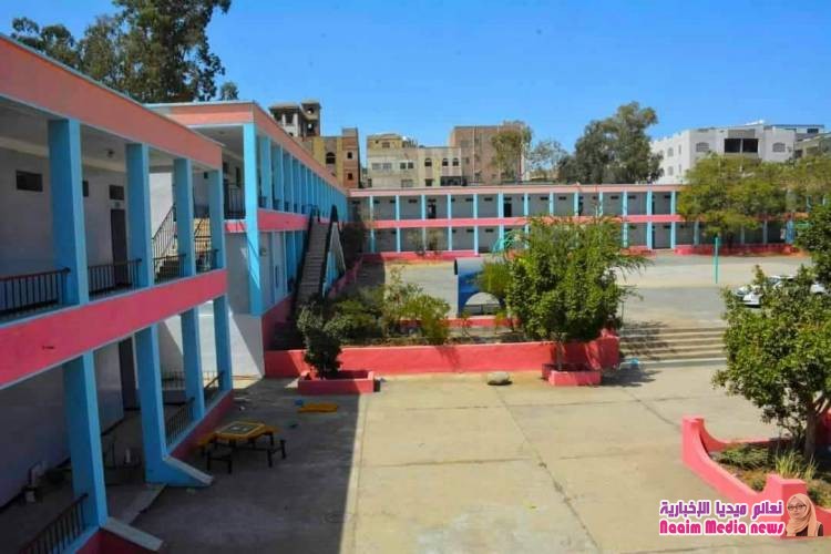 الوكيل المخلافي يثمن دور الجمعية الخيرية لهائل سعيد في ترميم عدد من مدارس تعز