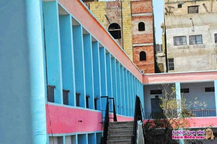 الوكيل المخلافي يثمن دور الجمعية الخيرية لهائل سعيد في ترميم عدد من مدارس تعز