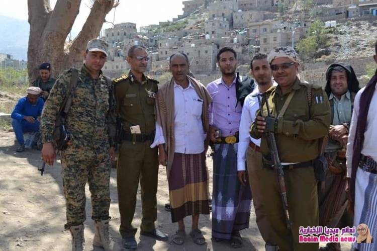 في موكب جنائزي مهيب إدارة عام شرطة محافظة تعزمع جموع المواطنين تشيع أحد أفراد الأمن  ...