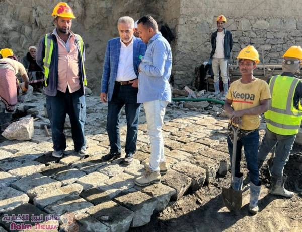 رئيس مجلس إدارة إقليم اليمن يتفقد أعمال صيانة طريق الأعروق – حيفان