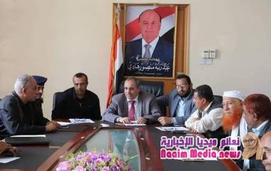 وكيل أول المحافظة يترأس اجتماعاً لتجار مديريتي المظفر والقاهرة ويؤكد أهمية دورهم في النهوض بالمحافظة