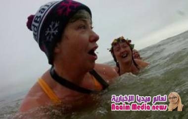 سن اليأس: هل تساعد السباحة في الماء البارد في مواجهة أعراض انقطاع الطمث؟