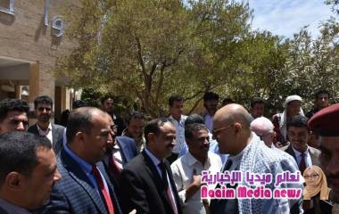 محافظ تعز يزور مستشفى خليفة ومواقع الجيش الوطني جنوب المدينة