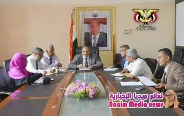 وكيل أول يناقش خطط وبرامج عمل المكاتب السيادية في المحافظة