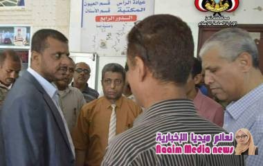 الوكيل جامل يقوم بزيارة للمصابين بوباء الكوليرا في المستشفى الجمهوري  