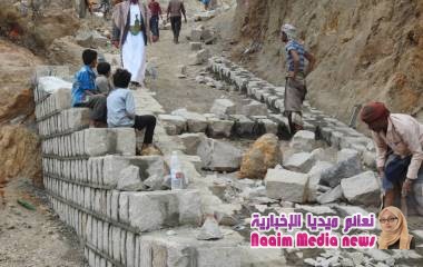 مدير عام المديرية يشيد بالدور الذي يقوم به الأهالي...ويطلع على سير العمل في قرية الجندين بعزلة بني عيسي.