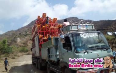 توزيع 800كرسي لعدد من مدارس جبل حبشي