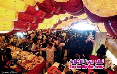 بازار خيري بمعنى الإنسان في كلية الطب بجامعة تعز لصالح مرضى الفشل الكلوي