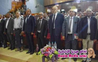 المحافظ "شمسان" : سنزيل كل العراقيل الحائلة دون انتطام صرف أجور العمال والموظفين في المحافظة 