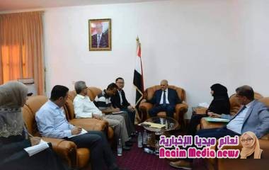 محافظ تعز يلتقي فريق منظمة أطباء بلا حدود لمناقشة تدخلات المنظمة 