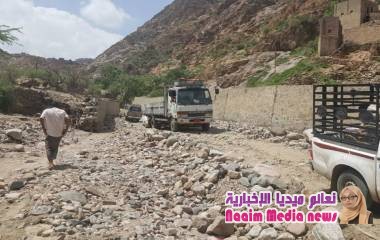 شاهد بالصور معاناة المسافرين في السايلة بتعز