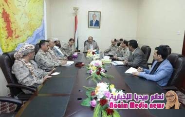 نائب الرئيس يصل مأرب ويلتقي القادة العسكريين بحضور وزير الدفاع