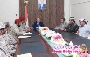 نائب رئيس الجمهورية يلتقي قيادة الجيش في محور بيحان ويناقش معها المستجدات الميدانية