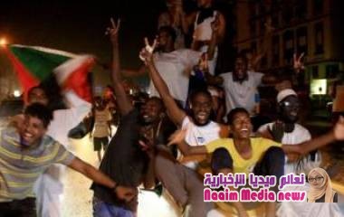 الأزمة في السودان: المجلس العسكري وممثلو المعارضة يوقعون بالأحرف الأولى على إعلان دستوري
