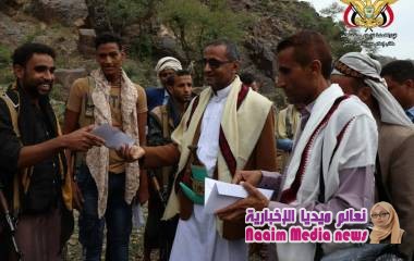 مدير عام المديرية ...يتفقد مواقع الجيش الوطني في الخطوط الأمامية غرب المدينة.