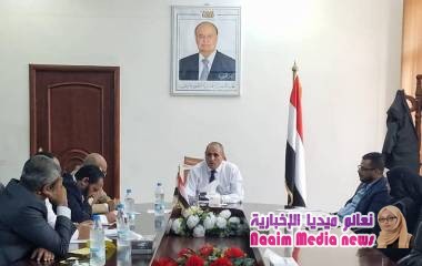 السلطة المحلية بتعز تناقش عدد من القضايا الخدمية بالمحافظة
