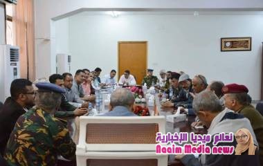 اجتماع لقيادة السلطة المحلية والأمنية في تعز يقر إزالة العشوائيات بالمدينة