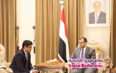 اليمن يطالب بموقف دولي إزاء انتهاكات مليشيا الحوثي ونهبها المساعدات