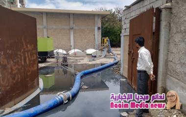 الشاجري يتابع سير عمل اصلاح البيب الرئيسي بعد تعرضه لضغط السيول