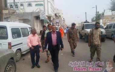 مدير عام المنصورة يتفقد اعمال تصفية الممرات الخلفية في منطقة القاهره