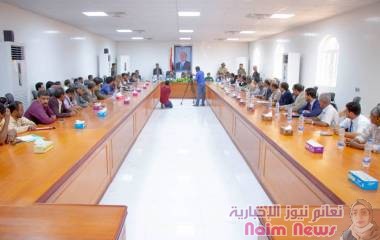 الدكتور الخنبشي يوجه بالبدء في اجراءات تشغيل ميناء قنا بشبوة.