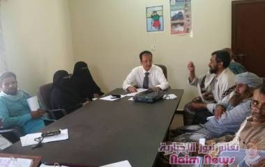 مناقشة الاستعدادات للدراسة في مراكز محو الامية بشبوة.