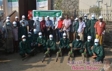 بتمويل مركز الملك سلمان تدشين حملة الرش الضبابي في مديرية صيرة 