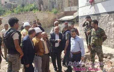 وكيل أول محافظة تعز يتفقد مشاريع إصلاح شبكات الصرف الصحي بأحياء المدينة  