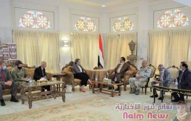 وزير الداخلية يلتقي نائبة السفير الأمريكي  