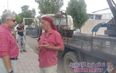 مدير عام البريقة يتفقد سير أعمال الصيانة لعدد من أعمدة الإنارة بالمديرية*