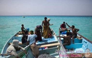 أنقذت قوات خفر السواحل الإريترية، مساء أمس السبت، 12 صيادا يمنيا، بعد يومين من فقدانهم قبالة ساحل محافظة الحديدة على البحر الأحمر.