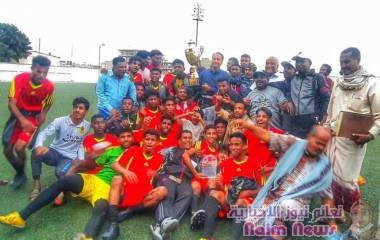 عدن الغد | محافظ أبين يشيد بالإنجاز الرياضي الهام بفوز فريق منتخب أبين المدرسي ببطولة رئيس الجمهورية