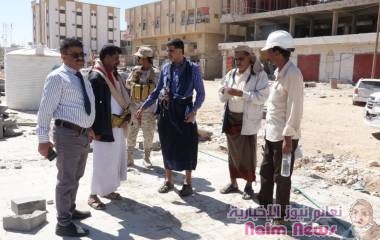 تواصل العمل في تأهيل ساحة عامة في عتق شبوة 129الف دولار 