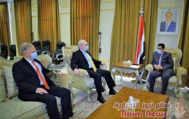 وزير الخارجية يبحث مع المبعوث الأمريكي جهود إحلال السلام