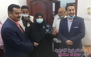 دشن معمل الخياطة والتطريز بالمؤسسة.. *مدير عام المنصورة يفتتح مقر مؤسسة همم التنموية بالمديرية*