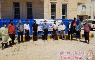 هشله يشرف على عملية توزيع 350 اسطوانة غاز لمراكز العزل بشبوة