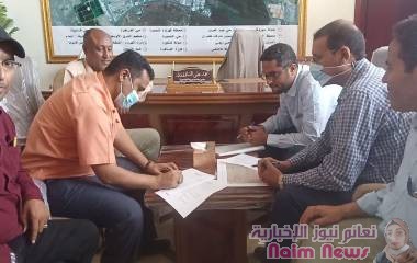 بكلفة ( 159 ) ألف دولار.. *مدير عام المنصورة يسلم مشروع تحسين شبكة الصرف الصحي بمدينة التقنية للجهة المنفذة