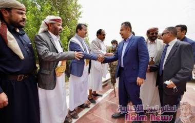 رئيس الوزراء يصل محافظة مأرب للاطلاع ميدانيا على الأوضاع العسكرية والإنسانية