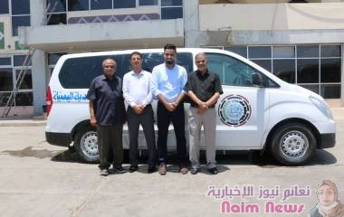 *باص vip لنقل كبار الشخصيات*  *الزغلي يتسلم هدية المؤسسة الاقتصادية المقدمة لمطار عدن* 