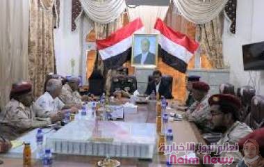 وزير الداخلية ومحافظ حضرموت يترأسان اجتماعاً للجنة الأمنية بالمحافظة