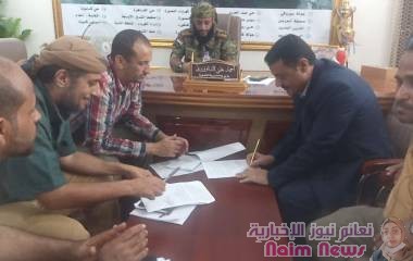 بكلفة أكثر ( 16 ) مليون ريال.. *مدير عام المنصورة يبرم إتفاقية لتنفيذ مشروع تقوية ضخ المياه بمخطط الكثيري