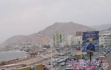 قوة عسكرية ترافق حاويات العملات الى بنك المكلا