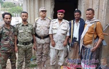 قيادة محور تعز تواصل زياراتها الميدانية للجبهات القتالية 