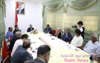 الارياني يرأس اجتماعاً لمدراء المكاتب والمؤسسات والهيئات التابعة للوزارة بحضرموت