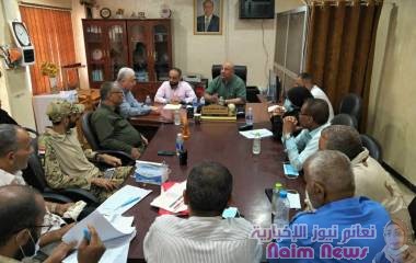 اجتماع يناقش آلية تنظيم حركة سير السيارات ونظام فرزات النقل والمواصلات بمديرية صيرة بعدن
