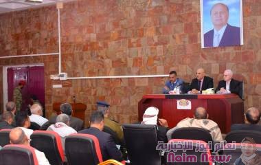 محافظ تعز يناقش مع أعضاء الغرفة التجارية تخفيض الاسعار وضبط المخالفين