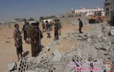 ازالة مبان عشوائية بحيين بمدينة عتق بشبوة .