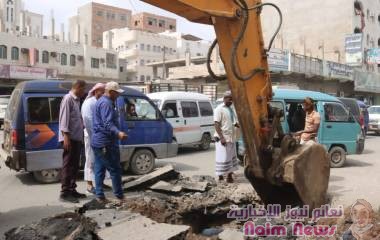 بتكلفة ( 19 ) ألف دولار.. *أمين محلي الشيخ عثمان يدشن مشروع إعادة تأهيل شبكة الصرف الصحي لشارع السيلة*