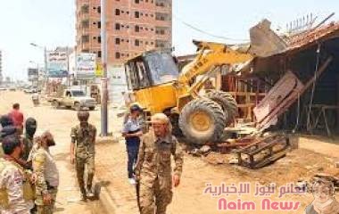 حملة إزالة المباني والاحواش العشوائية الواقعة في مجرى السيل في منطقة الحسوة بالمديرية