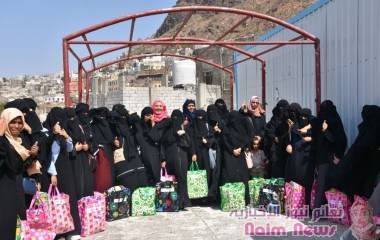 مركز الملك سلمان للإغاثة يدرب ويؤهل 120 امرأة بتعز ويمنحهن حقائب مهنية لتمكينهن اقتصاديًا  